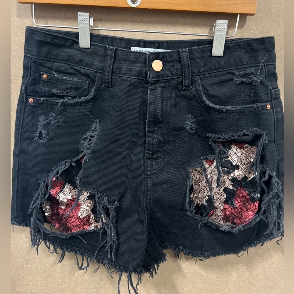 Zara high waisted black denim shorts ripped‎ sequins red/gold pockets size 6